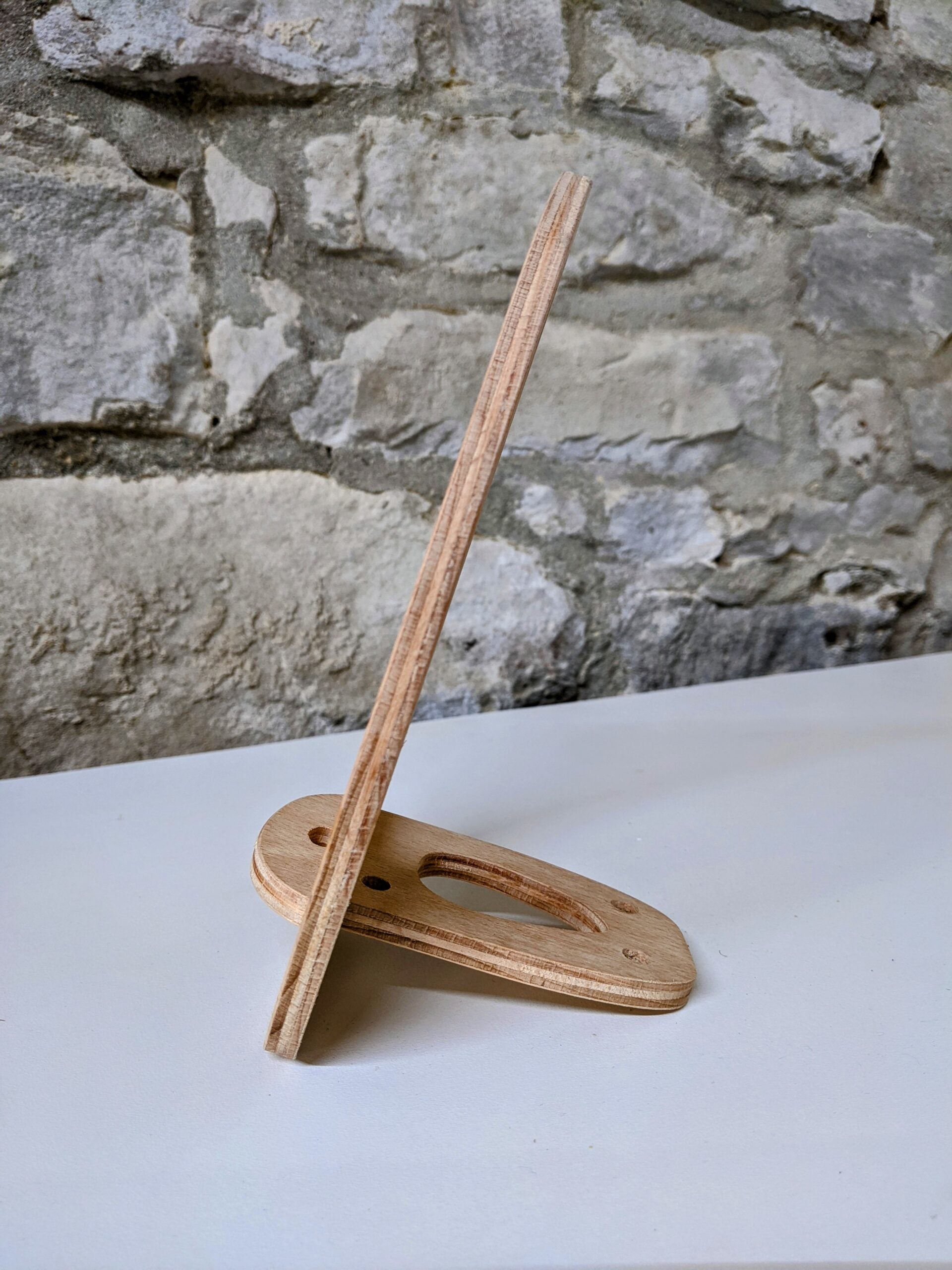  Holzständer für Tablets und iPads -Wooden  Stand for iPad and tablet -6