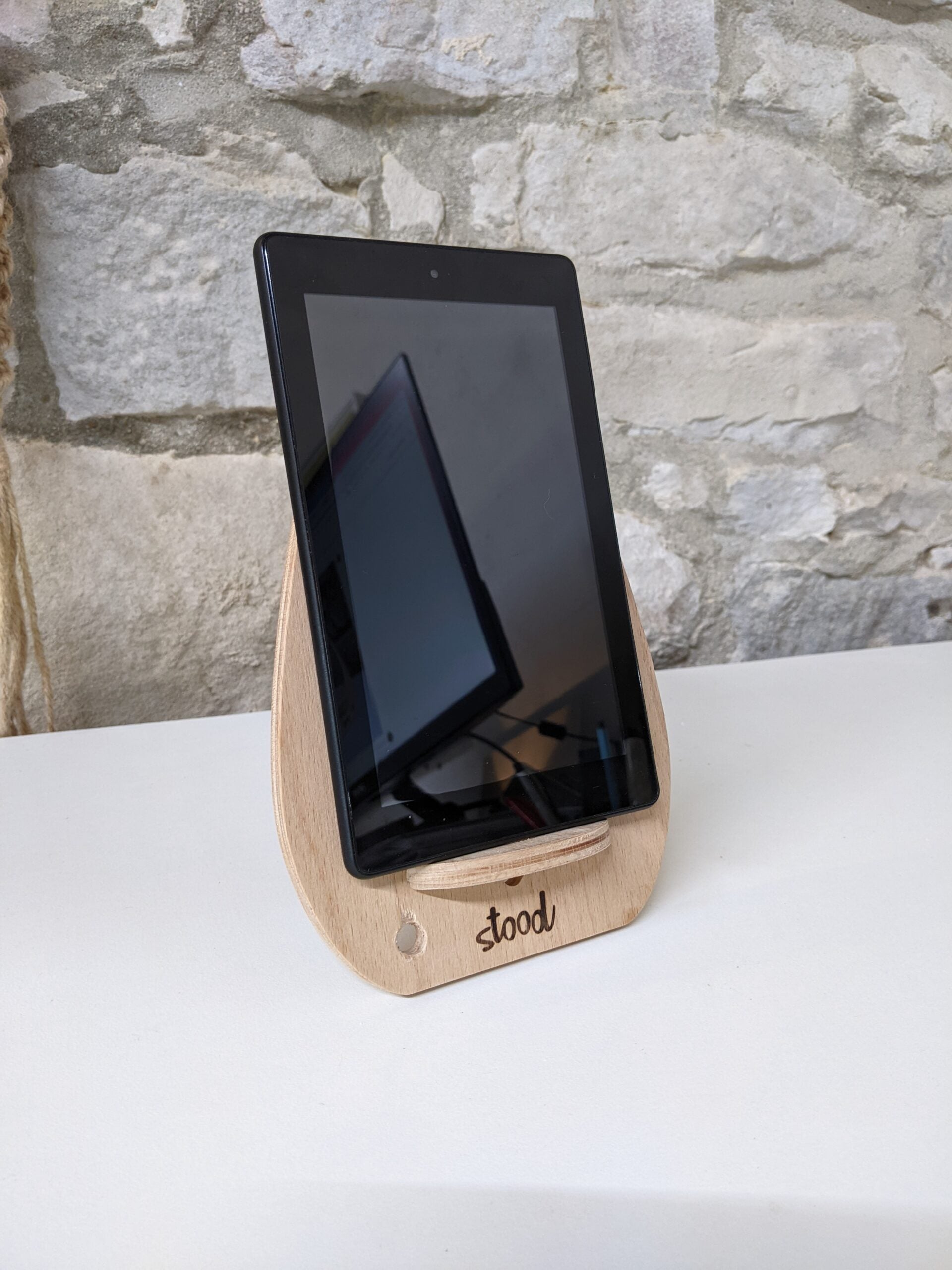  Holzständer für Tablets und iPads -Wooden  Stand for iPad and tablet -2