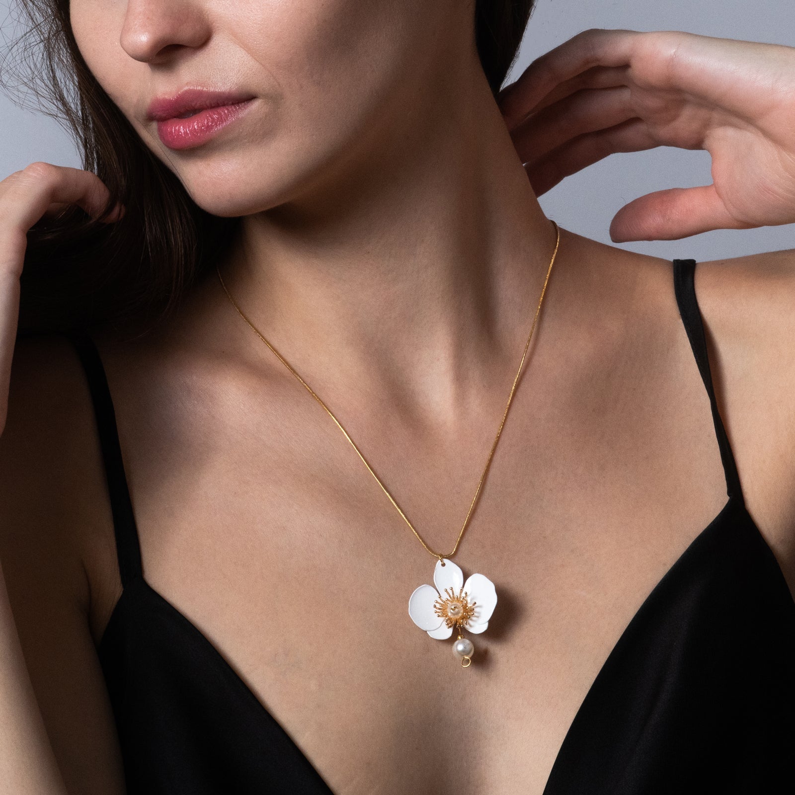 Weiße Schmetterlings-Orchideen-Perlenkette - White Butterfly Orchid Pearl Necklace-1